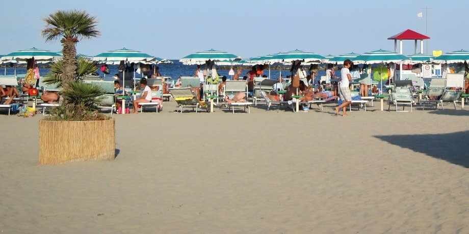 Платный пляж в Lido delle Nazioni 